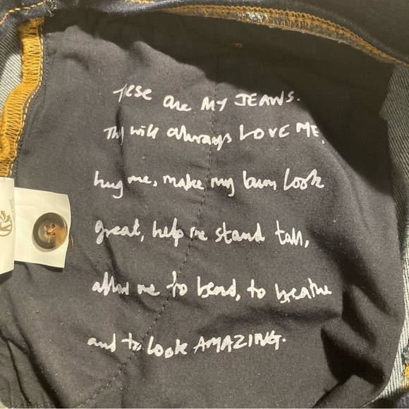 Boden High-Waisted Button-Up Jeans with Belt - Picture 10 of 16